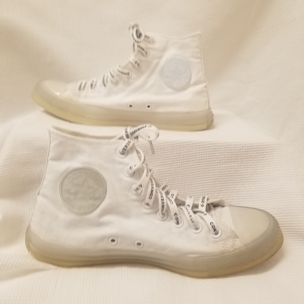 Converse Chuck Taylor With New Pair of Socks - Picture 6 of 16